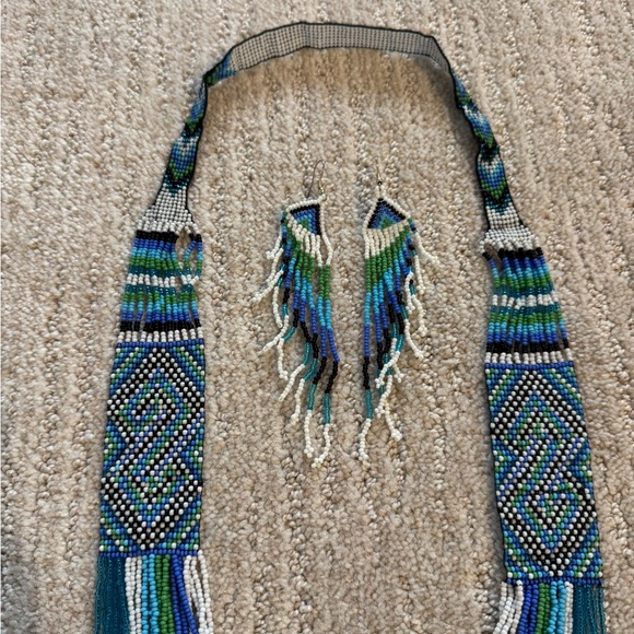 Multicolor Beaded Necklace and Earring Set - Picture 3 of 7